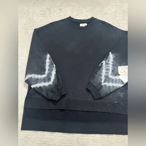 NWT Electric & Rose Oversized Long Sleeve Tie Dye Shirt/Sweatshirt - Picture 2 of 7